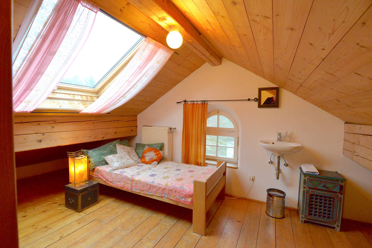 BIRACH_3-Bett Zimmer