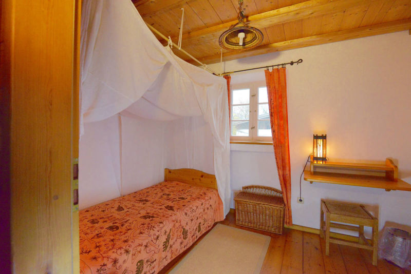 BIRACH_1-Bett Zimmer