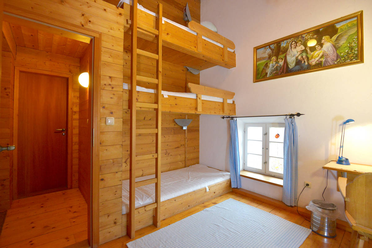 BIRACH_3-Bett Zimmer
